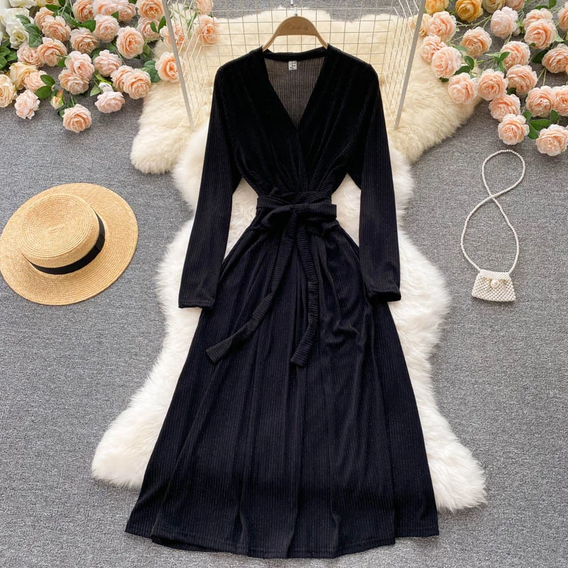 Formal Velvet Long Sleeves DressBlack v neck long sleeve dress  459