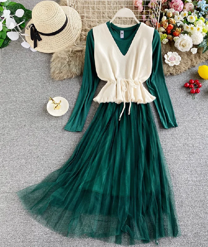 Fun Long Sleeves DressCute v neck knitted vest+ long sleeve dress two pieces sets   999