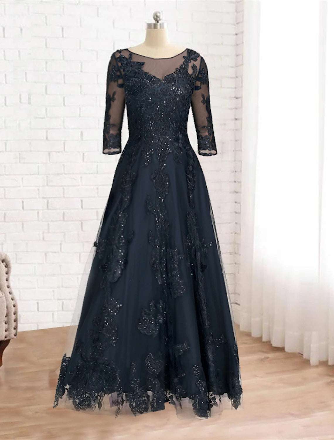 fitted wedding dressesA-Line Mother of the Bride Dress Luxurious Elegant Jewel Neck Floor Length Lace Tulle Imitated Silk 3/4 Length Sleeve with Sequin Appliques