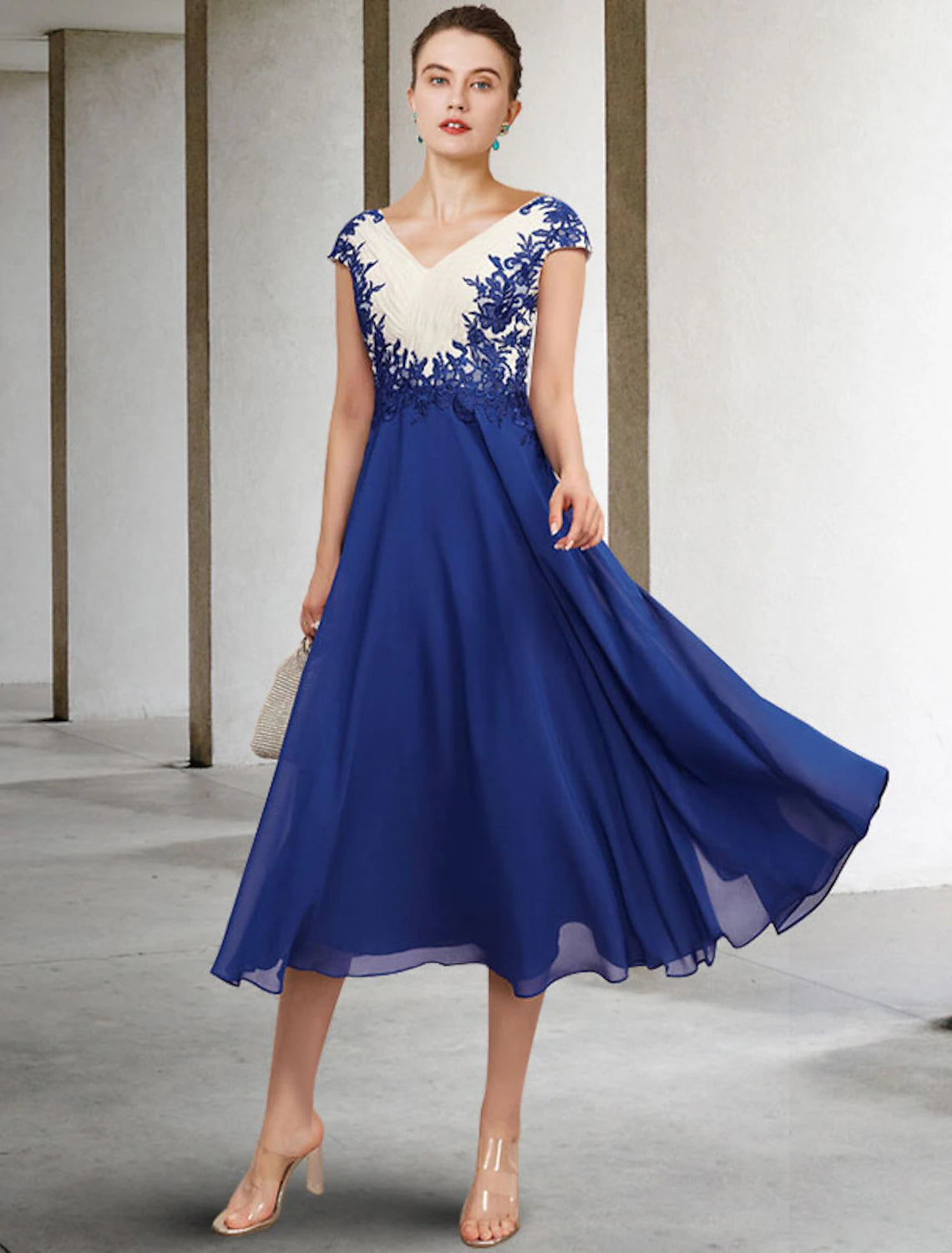 wedding dress try-onA-Line Mother of the Bride Dress Plus Size Elegant V Neck Tea Length Chiffon Lace Cap Sleeve with Appliques Side-Draped Color Block