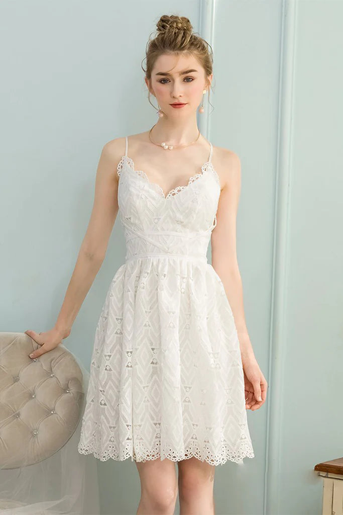 A-line party dressesA-Line V-Neck Sleeveless Short White Lace Homecoming Dress